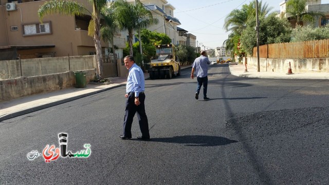  فيديو : من ايطاليا الى كفرقاسم ..رئيس البلدية المحامي عادل بدير يشرف على تزفيت الحي الجنوبي لمدرسة ابن خلدون 